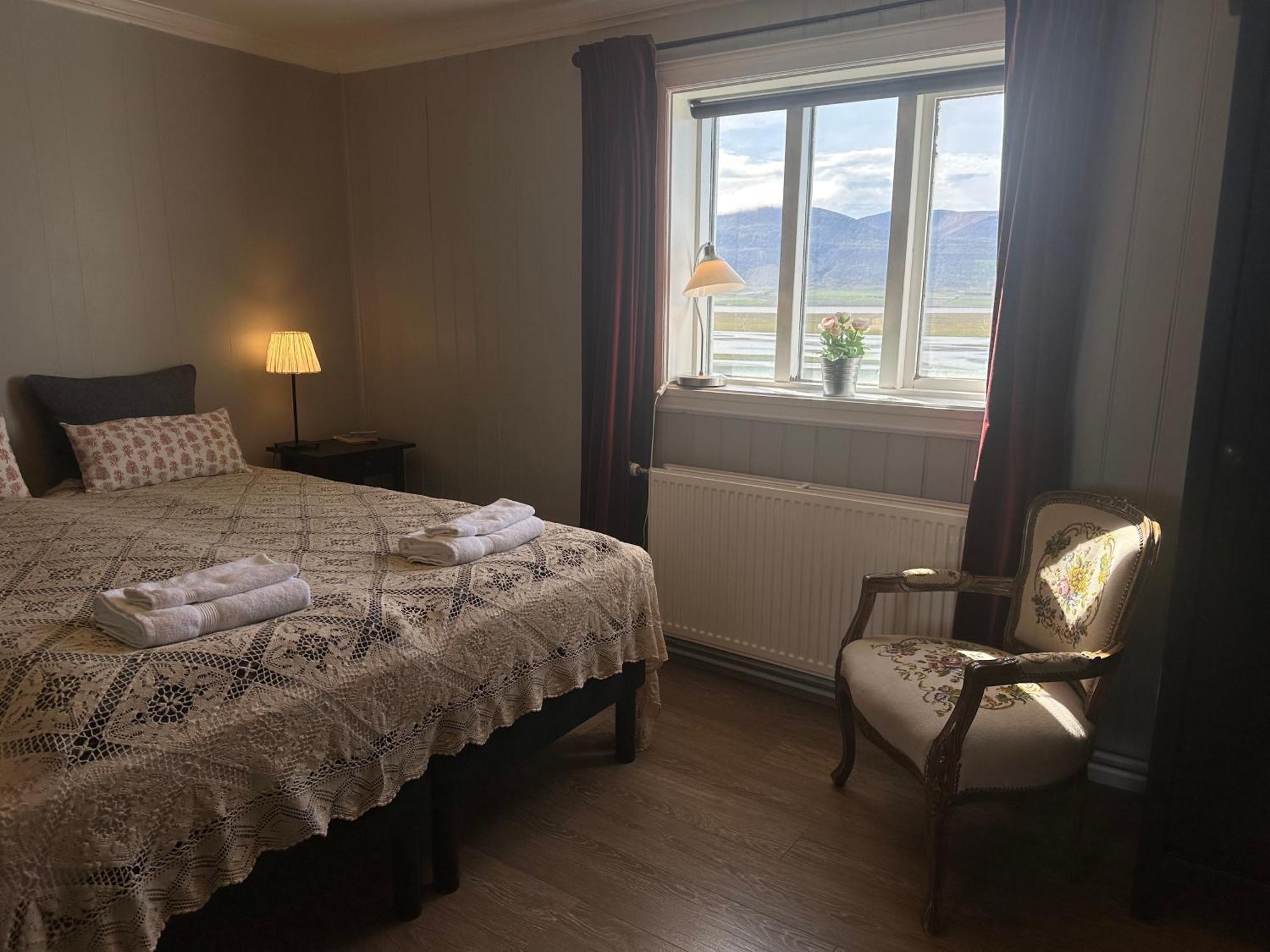 Helluland Guesthouse Saudarkrokur エクステリア 写真