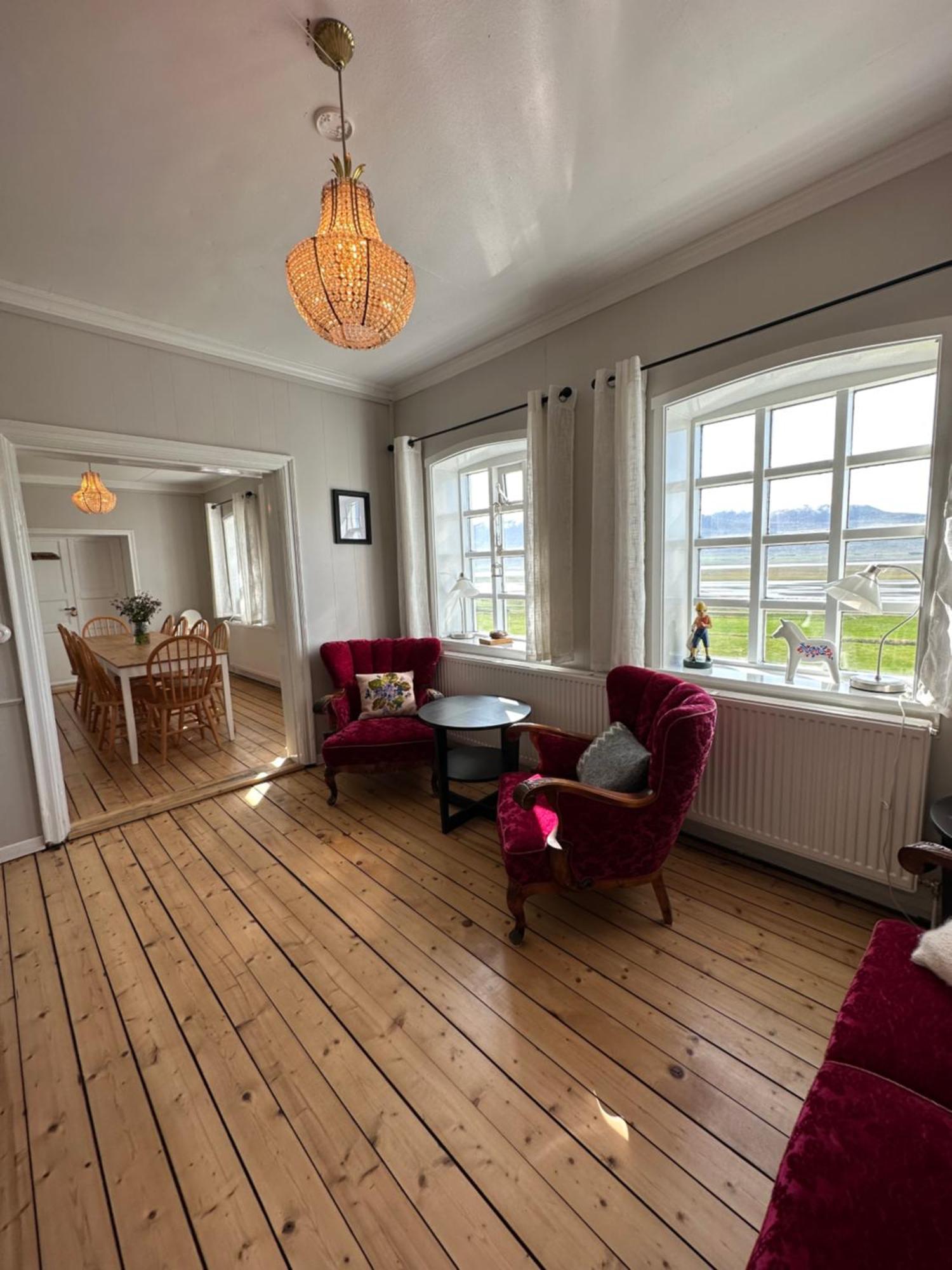 Helluland Guesthouse Saudarkrokur エクステリア 写真
